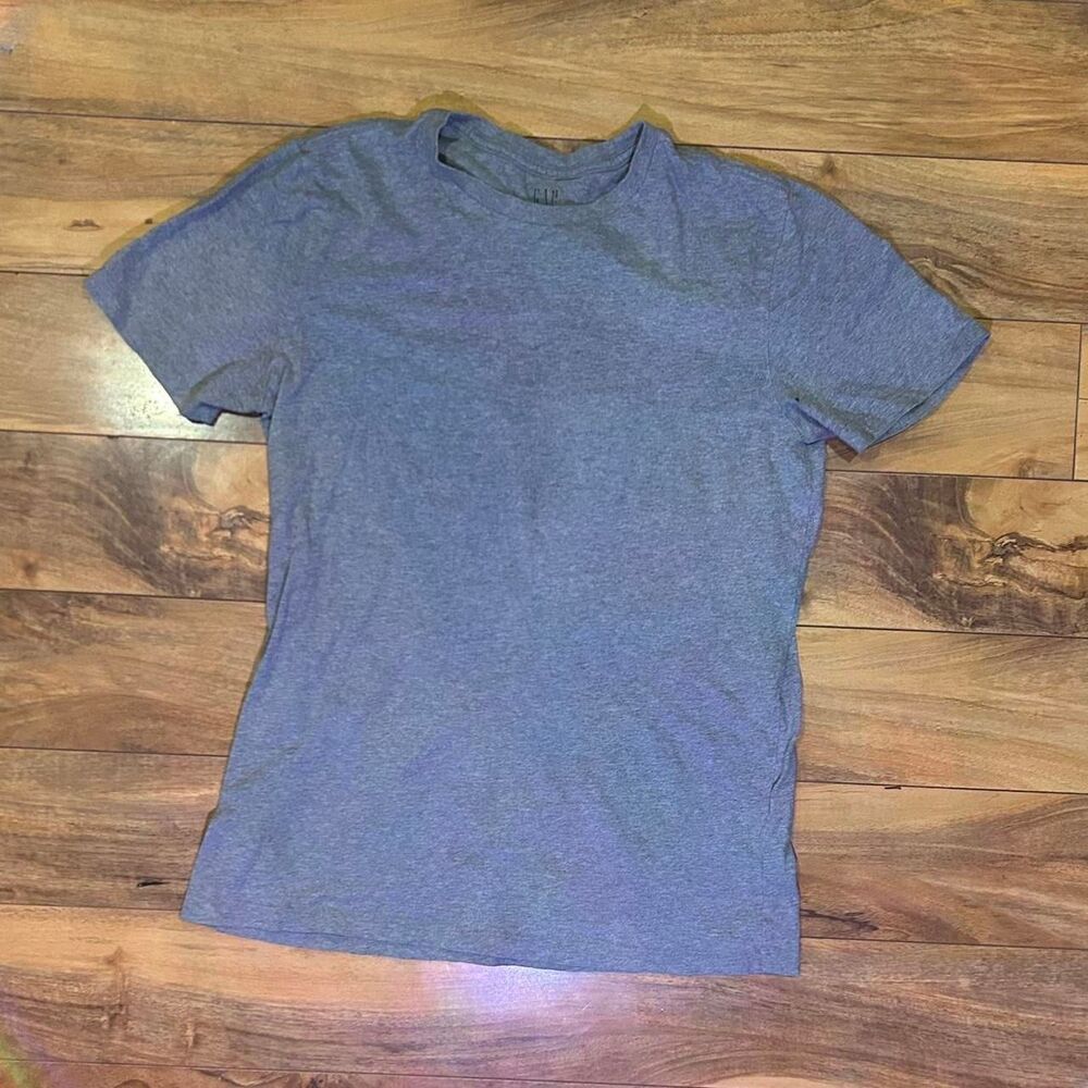 Gap Men's Grey and Blue T-shirt